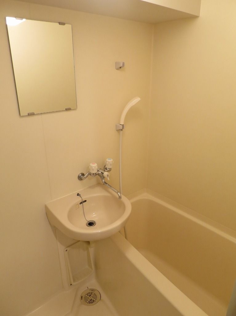 【浴室】新入居の際サーモスタッド水栓を取り付けます